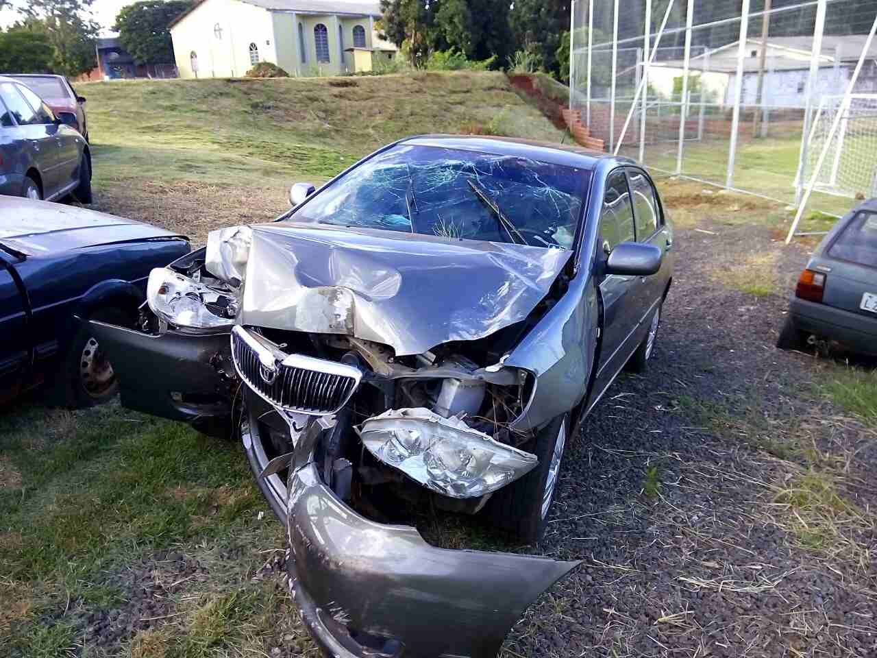 Ladrões assaltam residência furtam Corolla e batem na fuga em Capitão