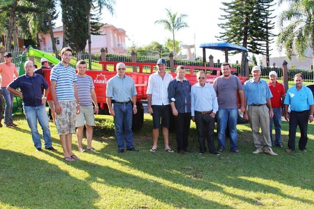 Mais três Associações de Agricultores foram beneficiados com equipamentos em Nova Prata do Iguaçu 