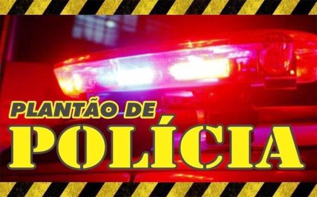 Caminhonete bate em poste na cidade de Capitão