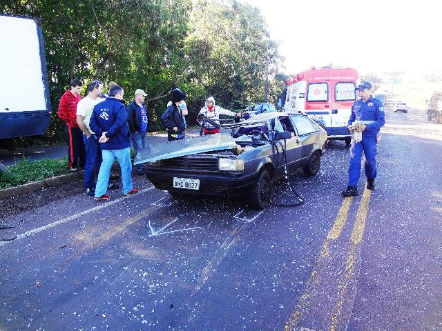 Três pessoas ficaram feridas em acidente na BR 163 em Capitão