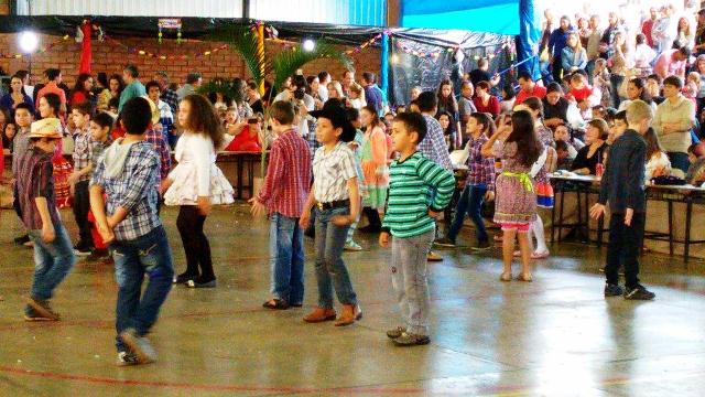 Festa Junina na Escola Laurindo Parmigiani de Capitão