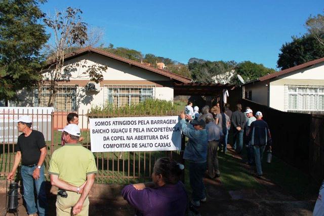 Justiça proíbe acampamento de atingidos na sede da Copel em Capitão