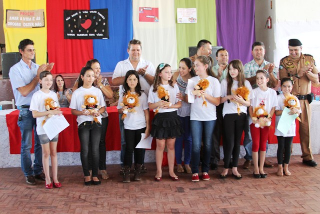 Formatura do PROERD reúne autoridades, pais e alunos em Nova Prata do Iguaçu