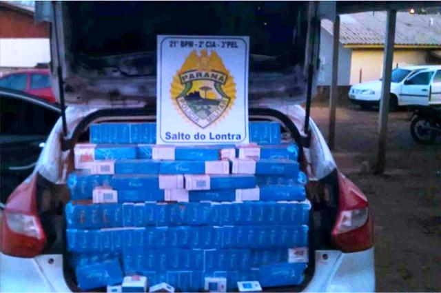 PM de Salto do Lontra apreende carro carregado com cigarros contrabandeados