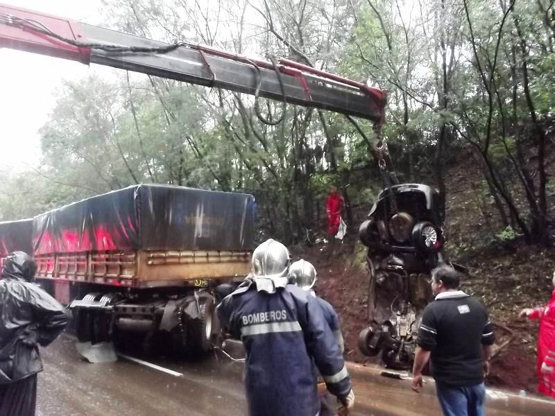 Grave acidente mata três pessoas em Ampére