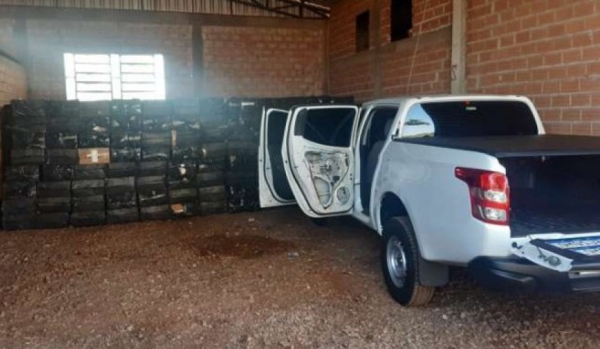 Homem é preso com armas, veículo roubado e cigarros apreendidos em São Miguel do Iguaçu