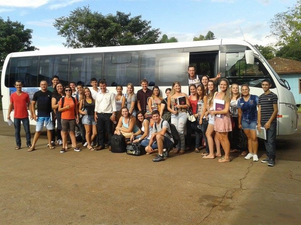 Exemplo nota 10:Cruzeiro do Iguaçu da aula de administração e investe R$ 600 mil na educação.
