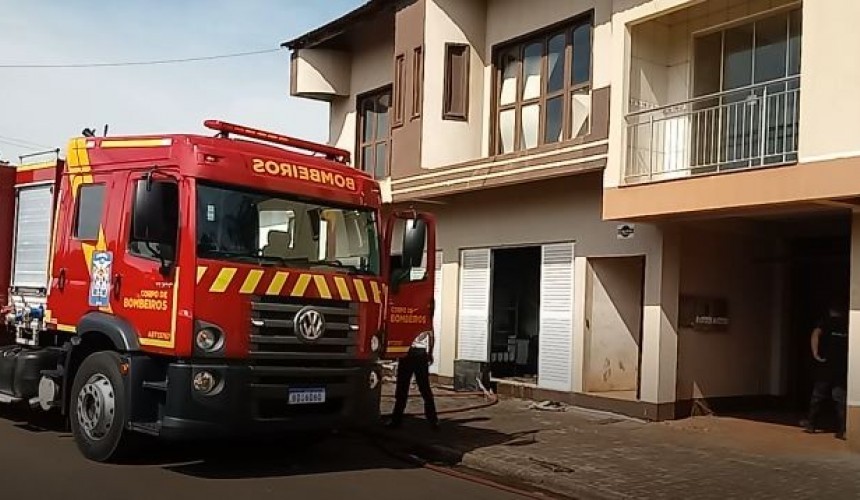 Corpo de Bombeiros de Capanema combate princípio de incêndio em depósito de Cooperativa de Crédito
