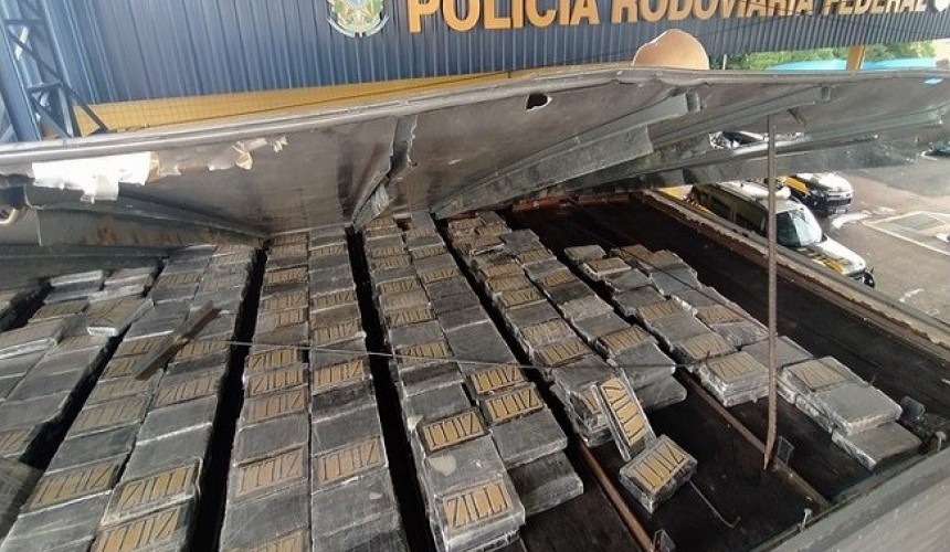 PRF realiza a maior apreensão de cocaína no Paraná