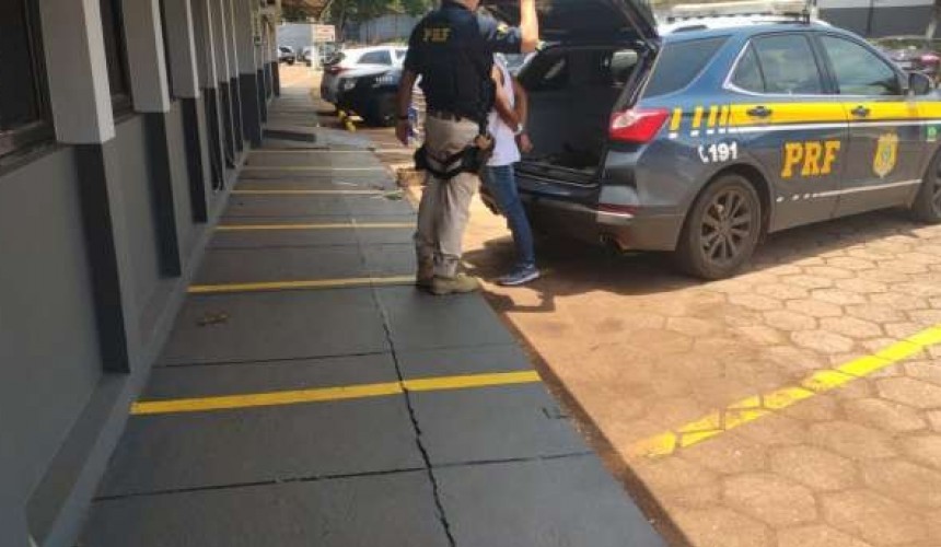 Homem é preso pela PRF com 4 kg de crack na BR 369 próximo a Corbélia