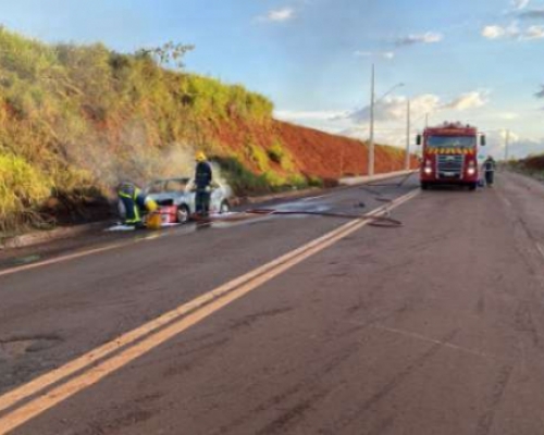 Vítima encontrada carbonizada na BR 163 estava sentada no banco de trás do carro