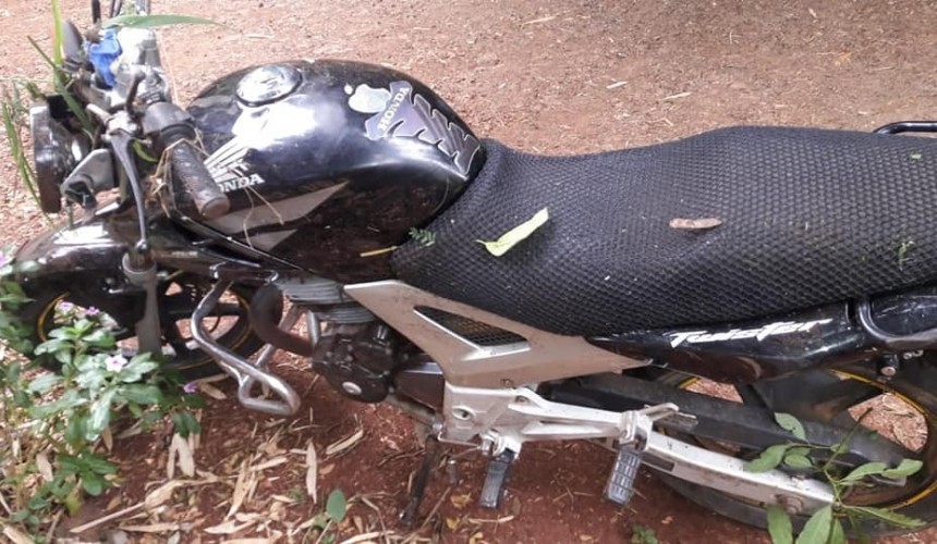 Motociclista bate contra árvore na PR-281 em Santa Izabel do Oeste e sofre graves ferimentos