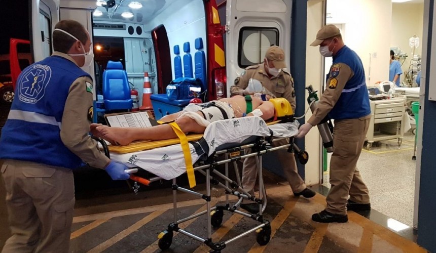 Homem fica em estado grave após cair de prédio em Cascavel