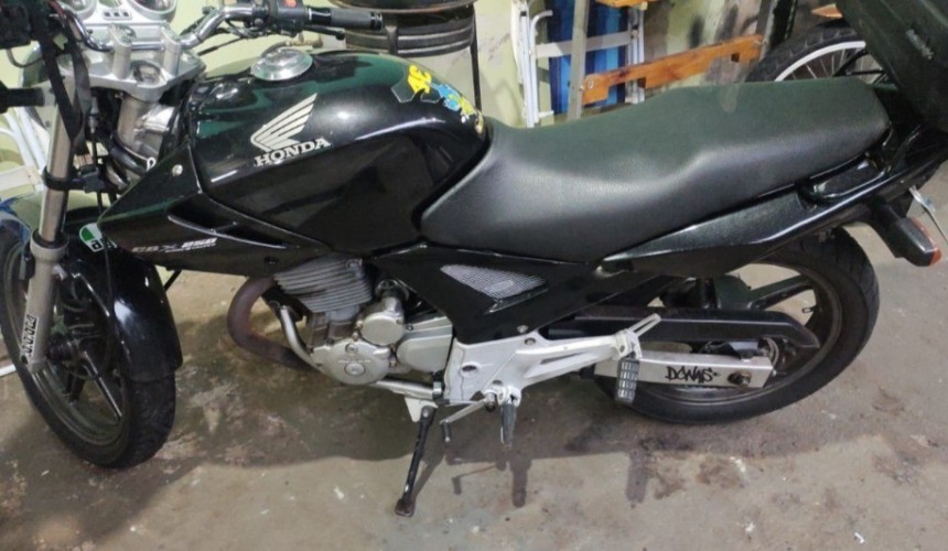 Morador detém suspeito em tentativa de furto a motocicleta em Cascavel