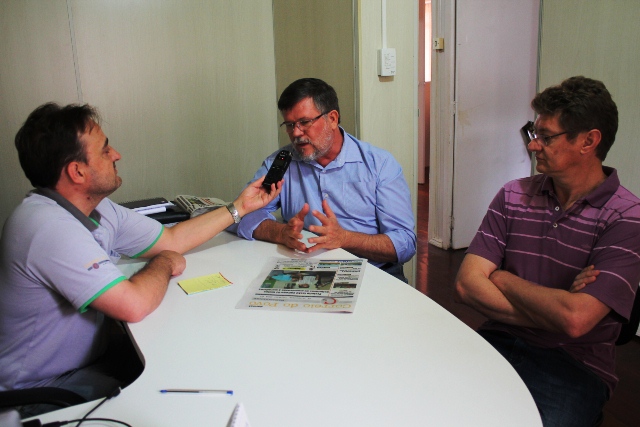 Deputado Assis visita obras em andamento em Capitão