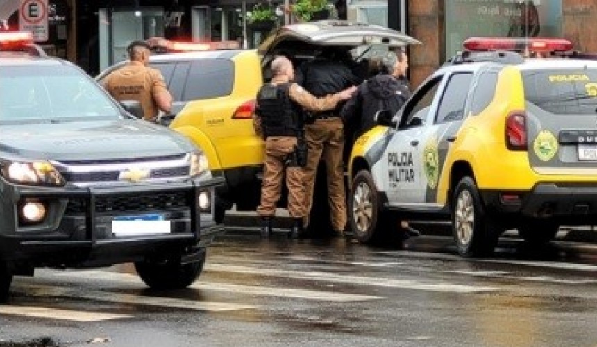 Polícia Militar frustra roubo a joalheria e prende assaltantes em pato Branco