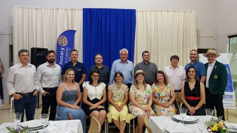 Rotary Club de Capitão empossa nova associada concede títulos e elege