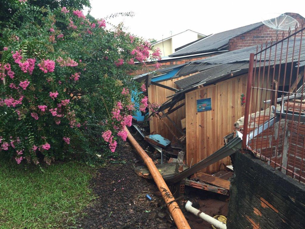 Chuva forte causa alagamentos em diversos pontos no município de F. Beltrão