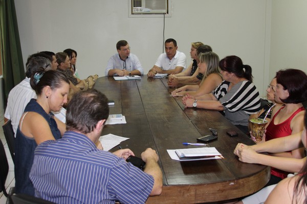 Sindicato dos Servidores se reúnem com o prefeito Sassá para negociação salarial