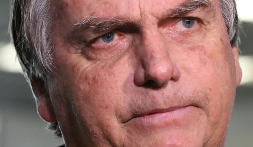 STF condena Bolsonaro a 27 anos e três meses de prisão