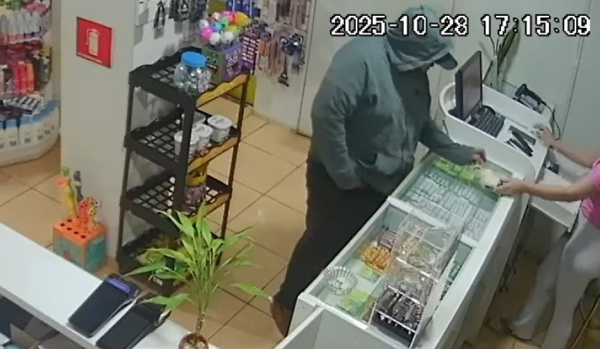 Farmácia em Capitão Leônidas Marques é assaltada e atendente é trancada no banheiro