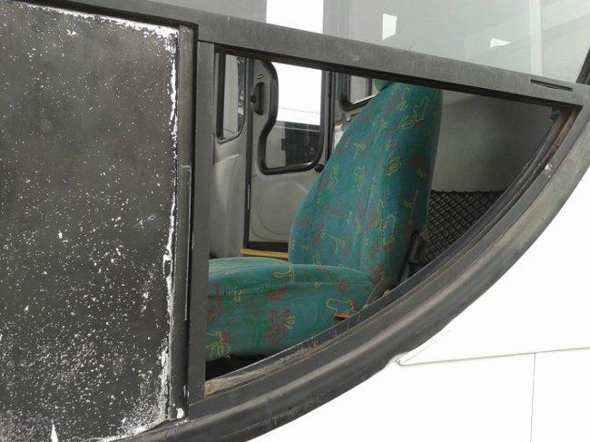 Ônibus de Capitão é atingido por pedra nos atos de vandalismo em Cascavel