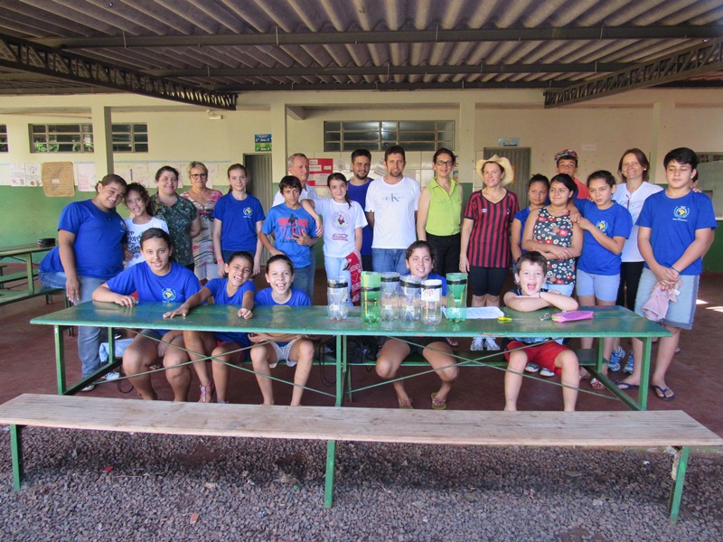 Escola do Campo Frei Gabriel Ângelo do Bom Jesus ensina alunos na pratica a combater a dengue