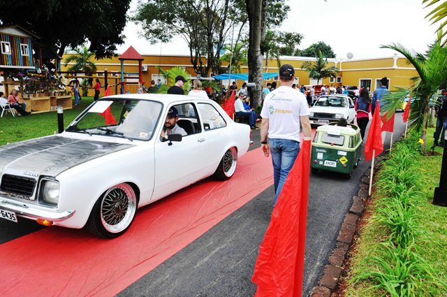 Capanema realiza 2º Encontro de Carros antigos