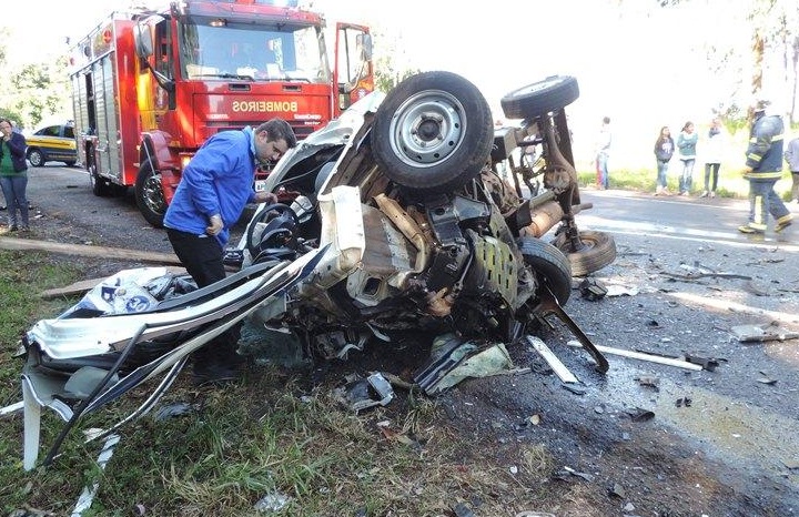 Acidente envolve dois caminhões na BR-158 em Coronel Vivida