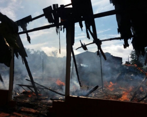 Residência pega fogo em Boa Vista da Aparecida