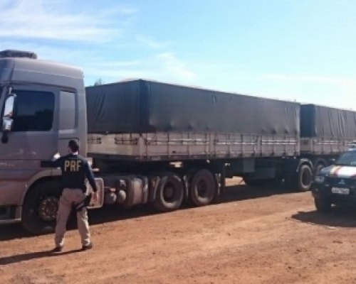 Carreta roubada é localizada em Santa Lucia pela PRF