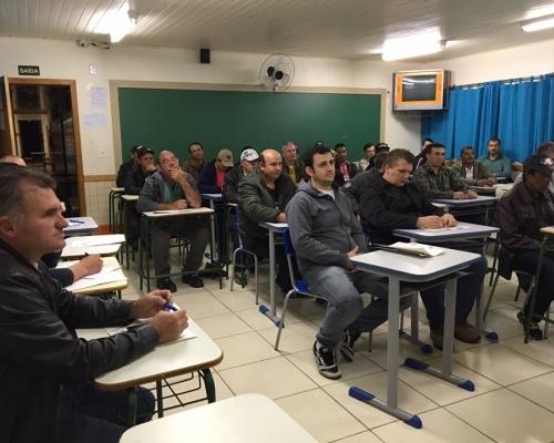 Funcionários públicos de Capitão participam de curso de organização e de atendimento