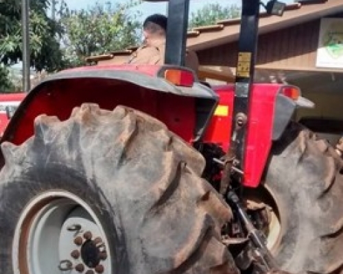 Trator roubado no Rio Grande do Sul é recuperado em Pranchita