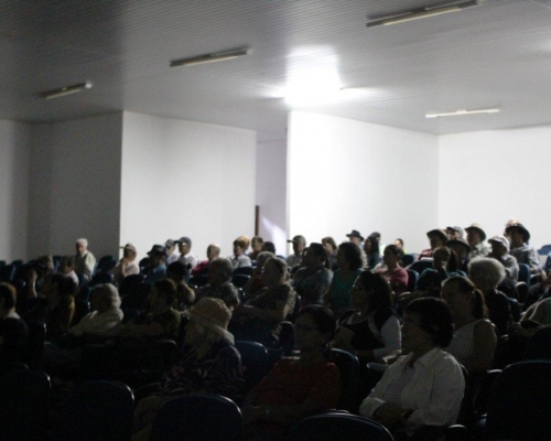 Grande participação de idosos de Capitão em Palestra sobre doenças que acometem a saúde