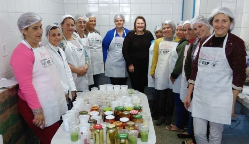 Curso de capacitação para merendeiras em Nova Prata do Iguaçu