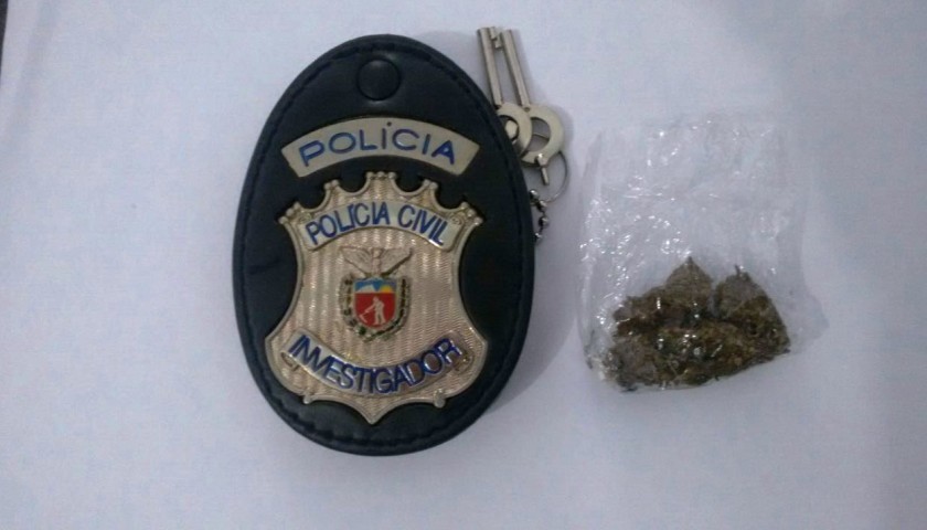 Policia de Capitão flagra jovem com bucha de maconha