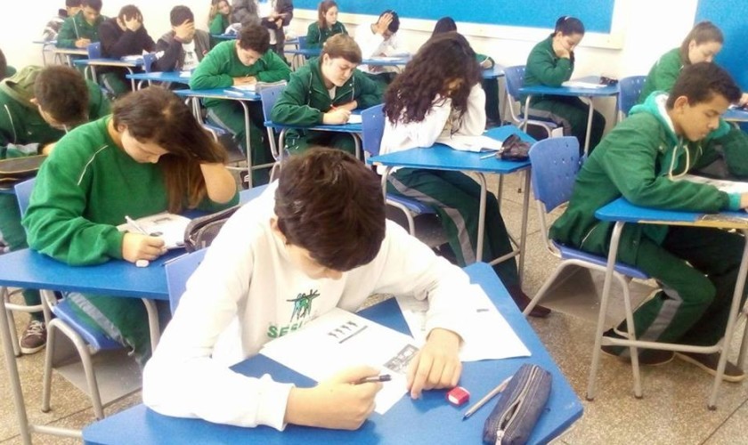 Alunos no Colégio Sesi participam de 2º Simulado Fechado do Enem