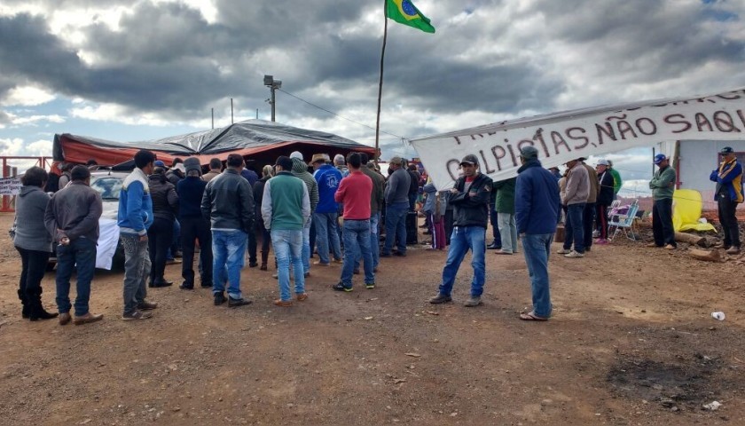 Agricultores continuam acampados nas entradas da Usina Baixo Iguaçu e Consórcio   divulga Nota de Esclarecimento