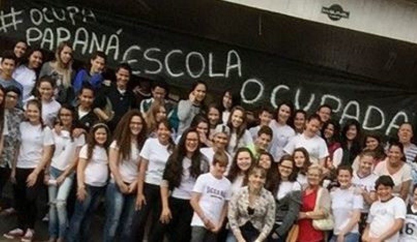 Alunos do Colégio Estadual Antônio de Castro Alves, fazem ocupação contra reforma na educação