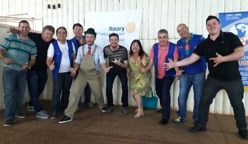 Rotary Club de Capitão trouxe show do Juca Bala