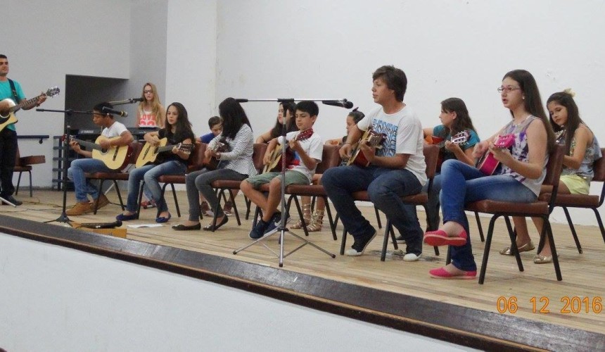 Apresentação na Casa da Cultura marcou encerramento de curso de violão em Capitão