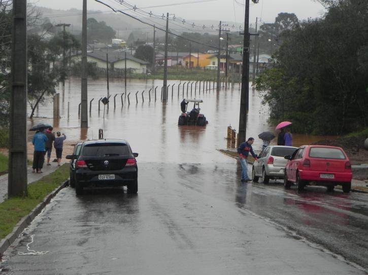 PR tem 124 cidades afetadas pelas enchentes do fim de semana