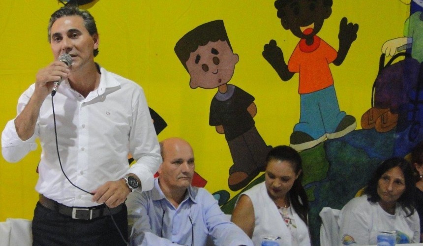 Prefeito Leonir participa em Boa Vista da Aparecida da entrega do prêmio da promoção nacional APAE Noel