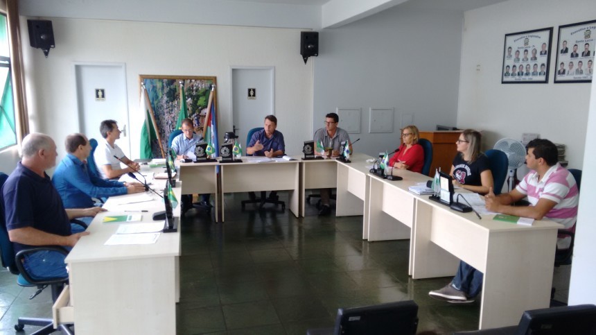 Câmara de Vereadores de Santa Lucia aprovam emenda a projeto de lei e projeto que  destina R$ 245 mil reais para calçamento