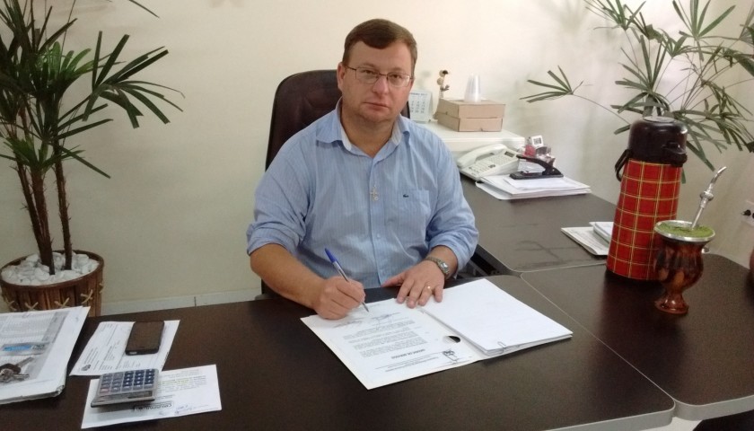 Vereadores de Nova Prata aprovam contas do prefeito Sassá de 2013