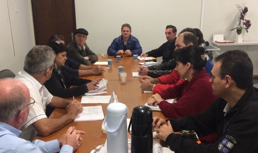 Prefeito de Capitão discute plano  com secretários e agentes públicos