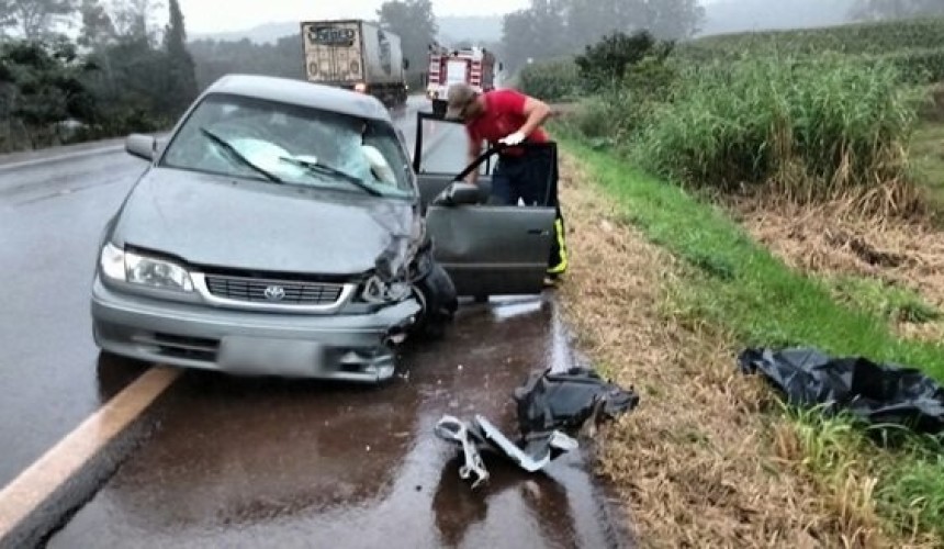 Jovem morre em acidente entre carro e moto na BR-163 em Capanema