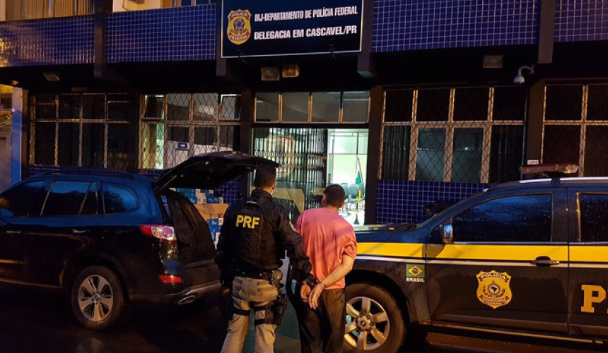 PRF prende homem em Realeza com caminhonete roubada carregada com cigarros contrabandeados
