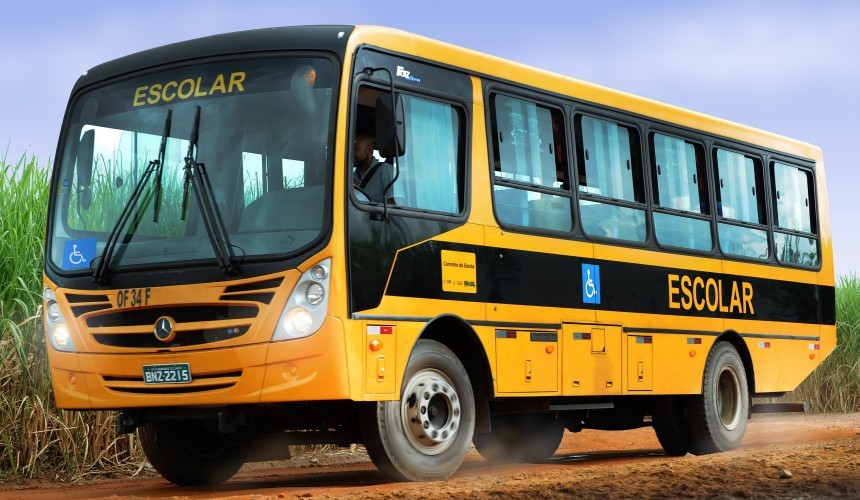 Capitão Leônidas Marques é contemplado com ônibus escolar através do Programa Caminhos da Escola