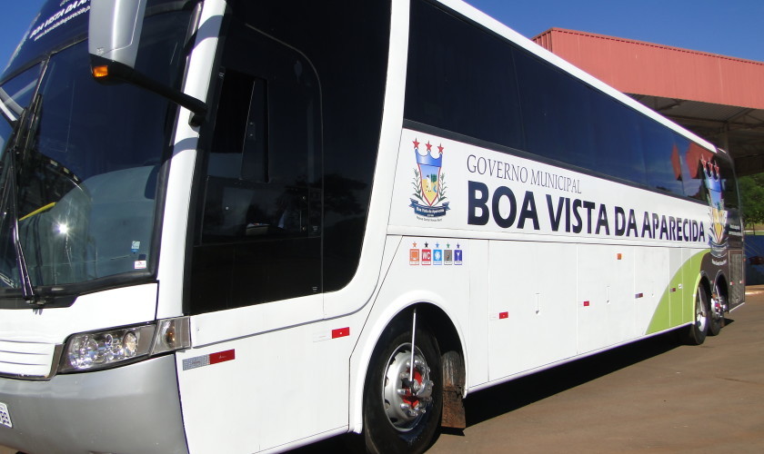 Mais conforto e qualidade: Governo de Boa Vista da Aparecida entrega 2 ônibus para transporte universitário